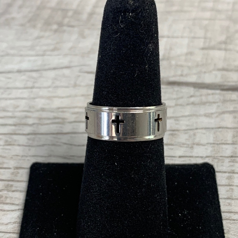 Silver Tone Cut Out Cross Band Ring Religious Faith Jewelry Size 7.75